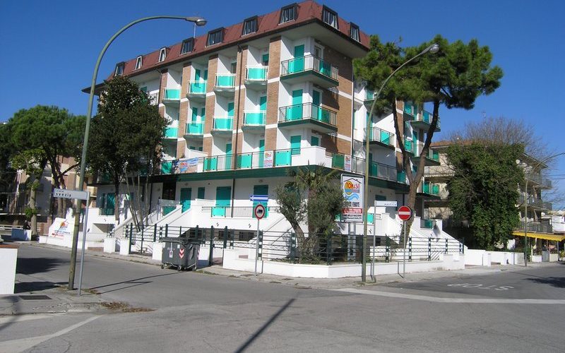 Affitto appartamento trilocale al quarto piano a Lido delle Nazioni
